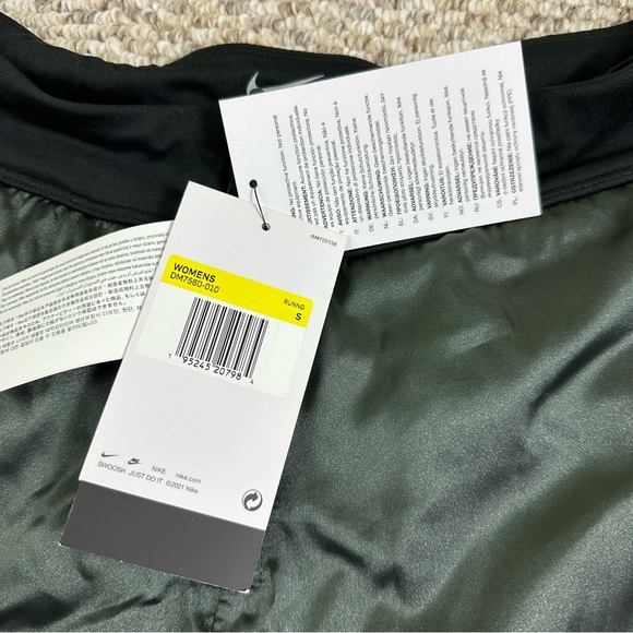 Nike Therma Fit ADV Down Fill Running Division 3” Shorts Women’s Size Small - Picture 3 of 8